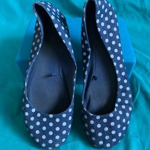 Blue and White Polka Dot Ballet Flats : Size 8